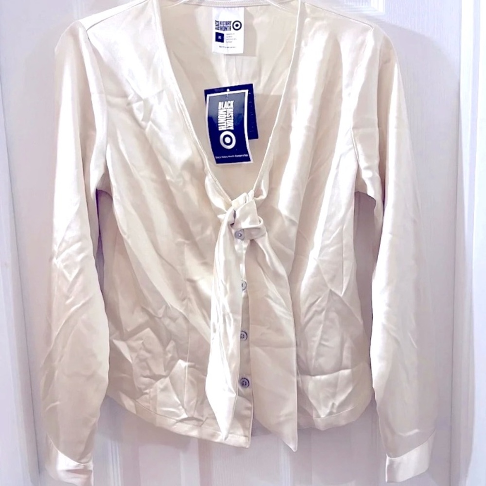 Long Sleeve V Neck Satin Button Down Blouse Womens XS Ivory‎ House Of Aama NWT